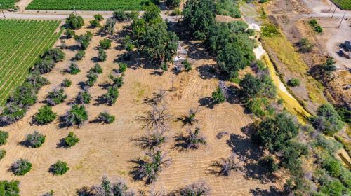 1775 Merritt Rd, Lakeport, CA 95453-8744