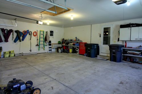 710 Willow Bend Dr, Waterford WI  53185-4281 exterior