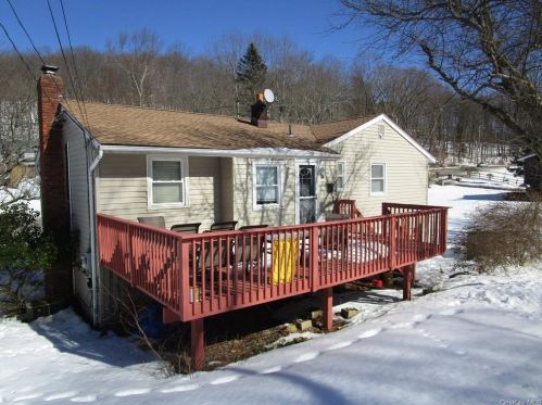 409 Kennicut Hill Rd, Mahopac, NY 10541-4229