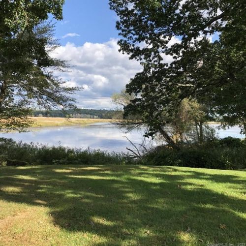 85 River Rd, Essex CT  06426-1300 exterior