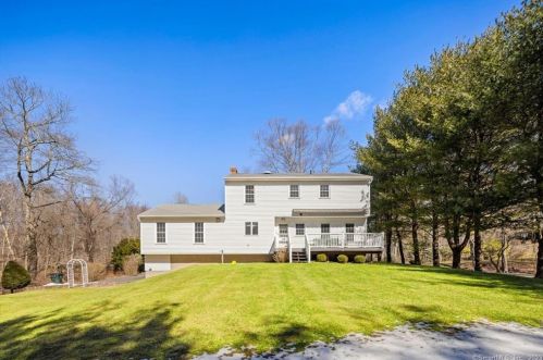 4 Rockridge Ter, Waterbury, CT 06712-1040