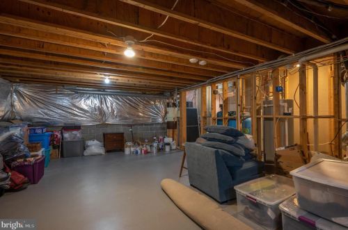 281 Golden Woods Ct, Great Falls VA  22066-4152 exterior