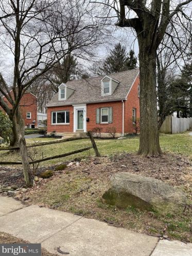 3212 Hilltop Rd, Newtown Square PA  19073-4207 exterior