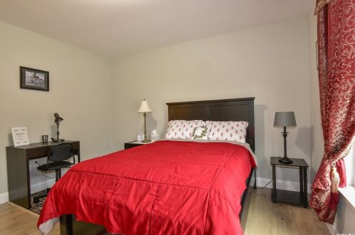 45 Crystal Brook Hollow Rd, Mount Sinai NY  11766-1606 exterior