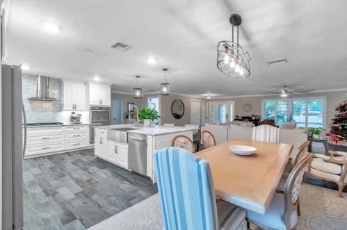 4592 40 St, Saint Petersburg FL  33714-2220 exterior