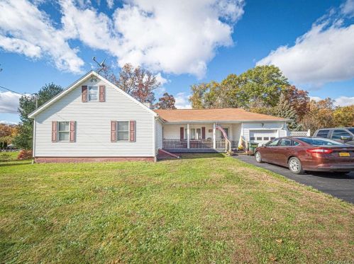 21 Turfler Ter, Middletown, NY 10941-3203