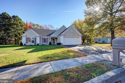 102 Falmouth Way, Dover DE  19904-5390 exterior