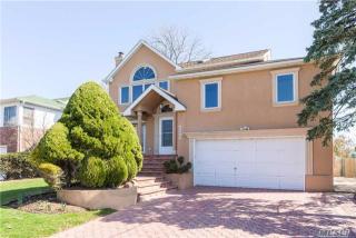 3295 Judith Ln, Rockville Centre, NY 11572-4200