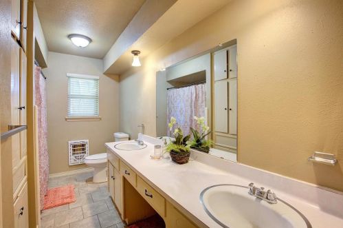 2308 Lange St, Greenville TX  75402-7324 exterior