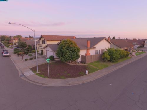 701 Begonia Dr, San Leandro CA  94578-3804 exterior