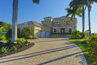 145 Shoreland Dr, Osprey, FL 34229-9646