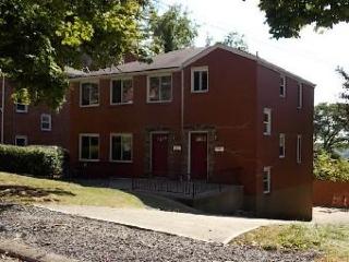 1123 Woodbine St, Pittsburgh, PA 15201-1631