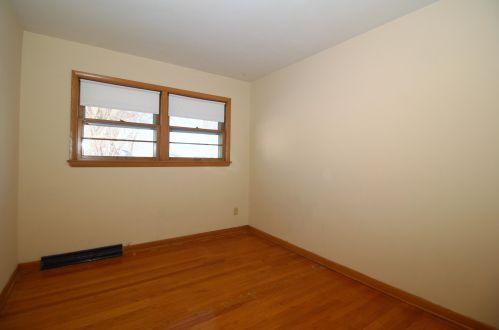 7200 Lakefield Dr, Milwaukee WI  53219-4024 exterior