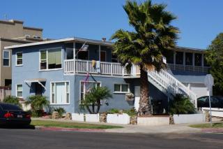 1106 Felspar St, San Diego CA  92109-2924 exterior