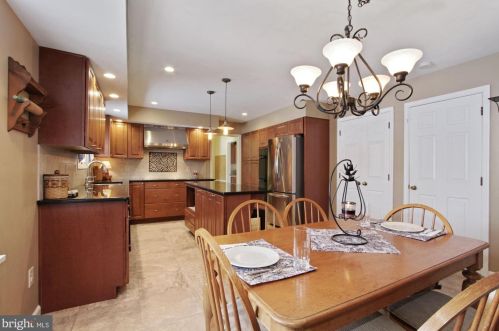 1199 Crestwood Dr, Pottstown PA 19464-2931 exterior