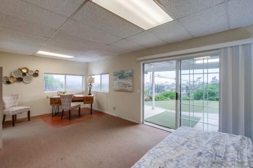 1527 Loring St, San Diego CA  92109-1765 exterior
