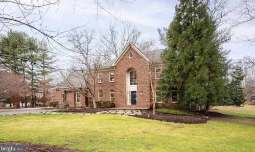 281 Golden Woods Ct, Great Falls VA  22066-4152 exterior