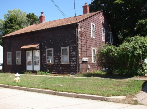 129 Lonsdale Main St, Lincoln, RI 02865-1845