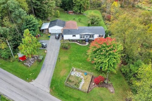 3594 Old Butler Rd, New Castle PA  16101-9027 exterior