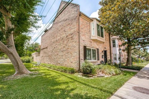 4501 Acacia St, Bellaire, TX 77401-3701