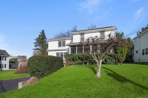 10 Morton St, Garnerville, NY 10923-1418