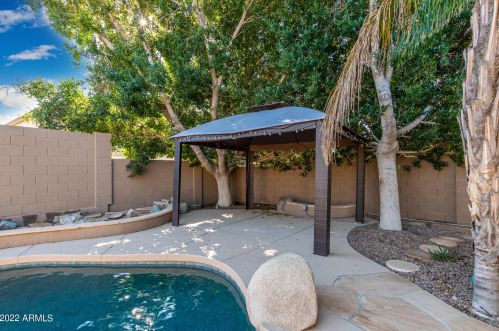 16025 18 Dr, Phoenix AZ  85045-1774 exterior