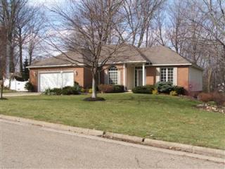 2225 Fallen Oak Cir, Massillon, OH 44646-4800