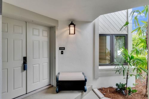 6306 Masters Blvd, Orlando, FL 32819-4872