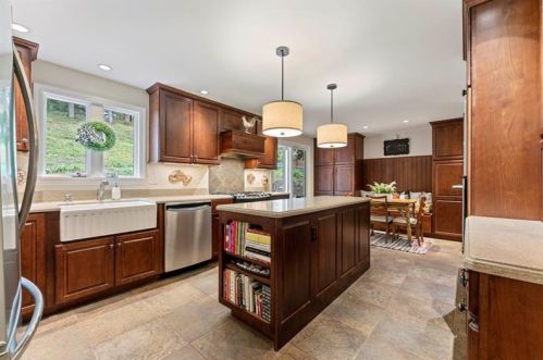 211 Edgewood Dr, Canonsburg PA  15317-3343 exterior