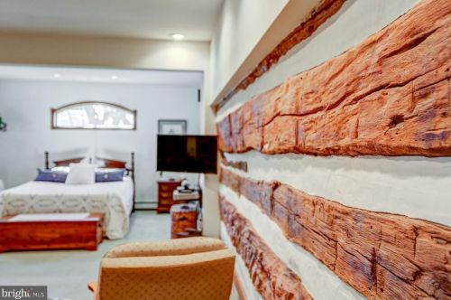 210 Hoernerstown Rd, Hummelstown PA  17036-9503 exterior