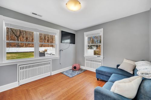 534 Foxon Rd, North Branford CT  06471-1139 exterior