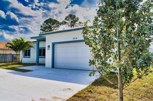 1765 Aires Ln, Fort Pierce, FL 34984-3758