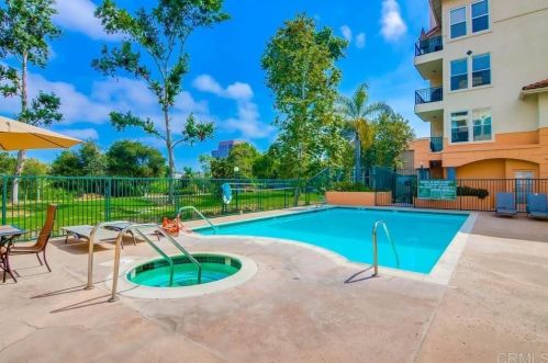 640 Camino De La Reina, San Diego CA 92108-3200 exterior