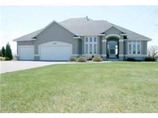 24680 Emerald Ln, Lakeville, MN 55044-6417