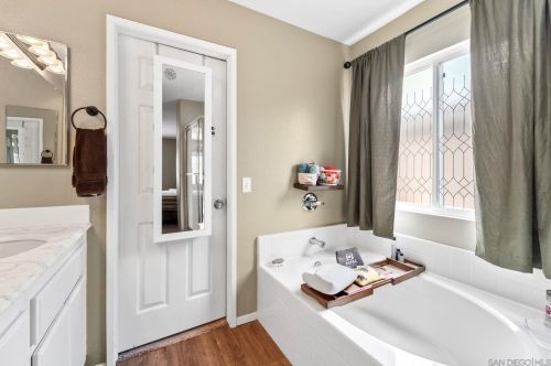 42064 Pine Needle St, Temecula CA  92591-7915 exterior