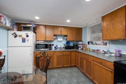 26 Mountain View Dr, Mahopac NY  10541-3808 exterior