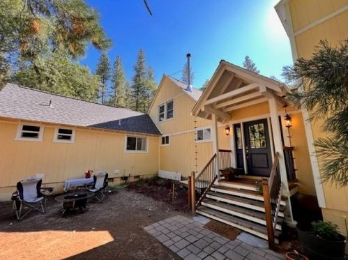 2831 Valley Rd, Almanor, CA 95947-9603
