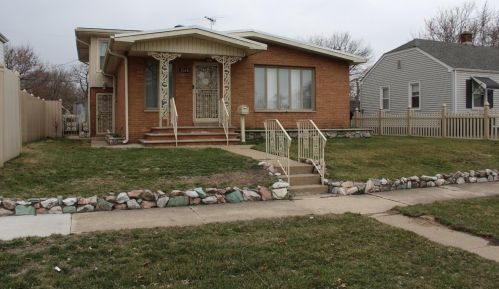 2048 Roosevelt Pl, Gary, IN 46404-3021