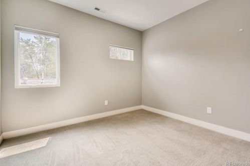 2111 Franklin St, Denver CO 80205-3905 exterior