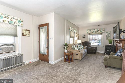 617 Derstine Ave, Lansdale PA 19446-3342 exterior