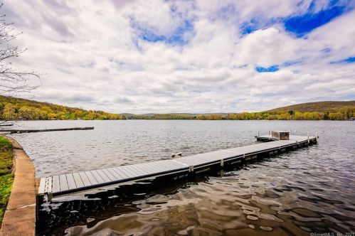 10 Loomarwick Rd, Washington Depot, CT 06777-1419