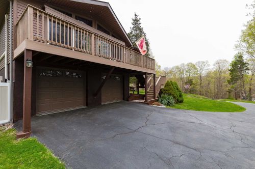 95 Susan Dr, Poughquag, NY 12570-4941