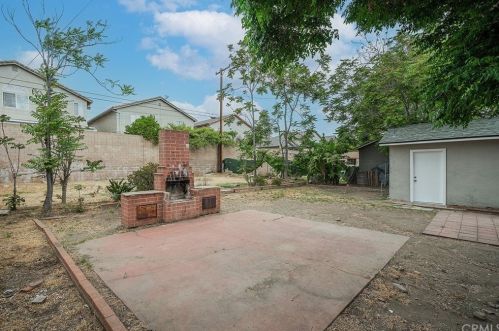 1445 Salina St, Upland CA  91786-8132 exterior