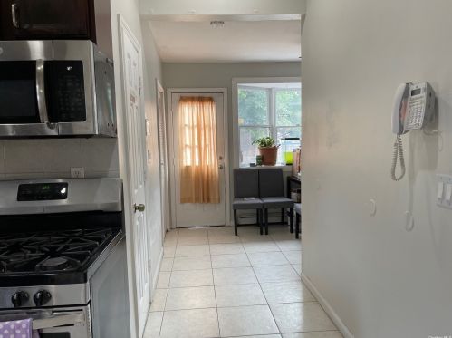 80 11 St, Huntington Station NY 11746-1729 exterior