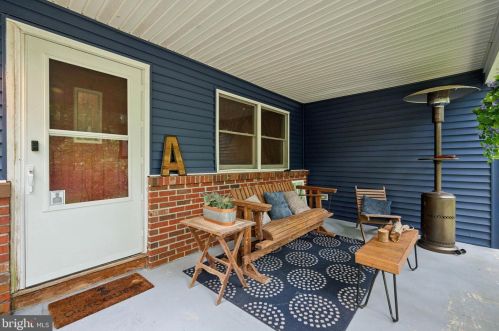 1 Red Oak Dr, Southampton, NJ 08088-8525