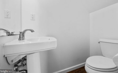 2172 Harbour Dr, Palmyra NJ  08065-1123 exterior