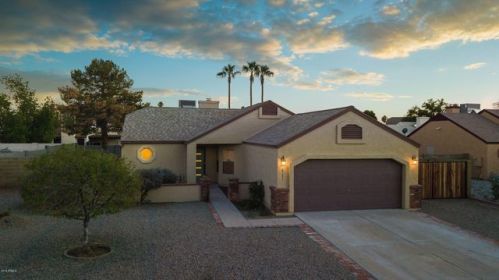 6131 Caribe Ln, Glendale, AZ 85306-5211