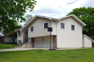 2201 Woodcrest Dr, Portage, WI 53901-1237