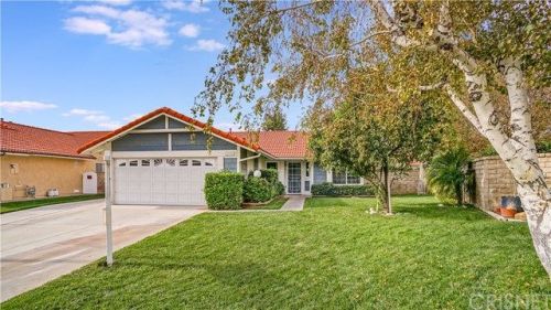 27730 Stowe Ln, Santa Clarita, CA 91384-3516