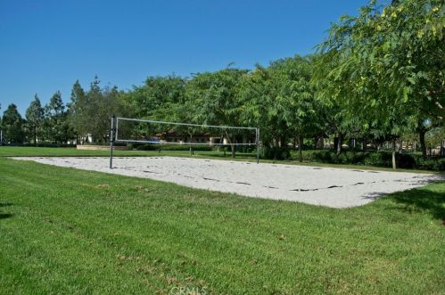 33 Commonwealth, Irvine CA  92618-7003 exterior